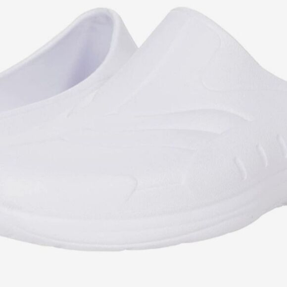 BRAND NEW MARTHA STEWART TGARDEN SLIP-ON RESISTANT CLOGS - Picture 12 of 16